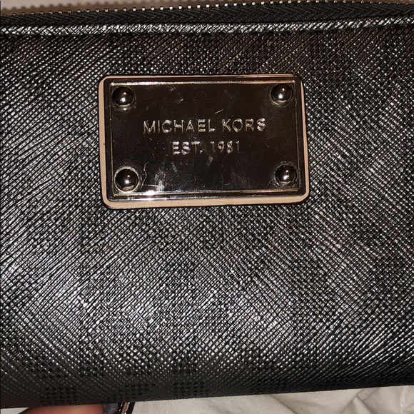 Michael Kors Wristlet - Picture 4 of 4